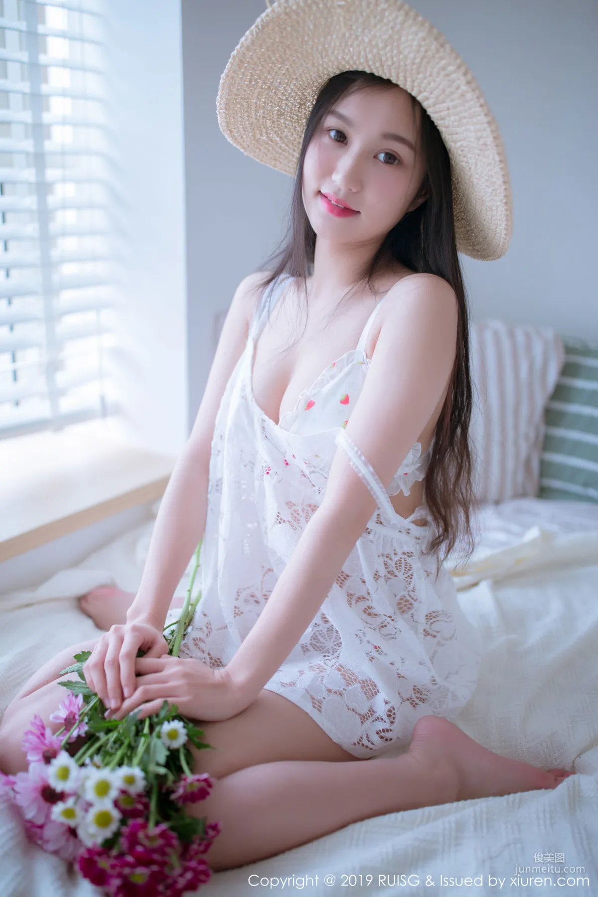 深紫Julie《私房内的清甜可人草帽女孩系列》 [瑞丝馆RUISG] Vol.068 写真集16