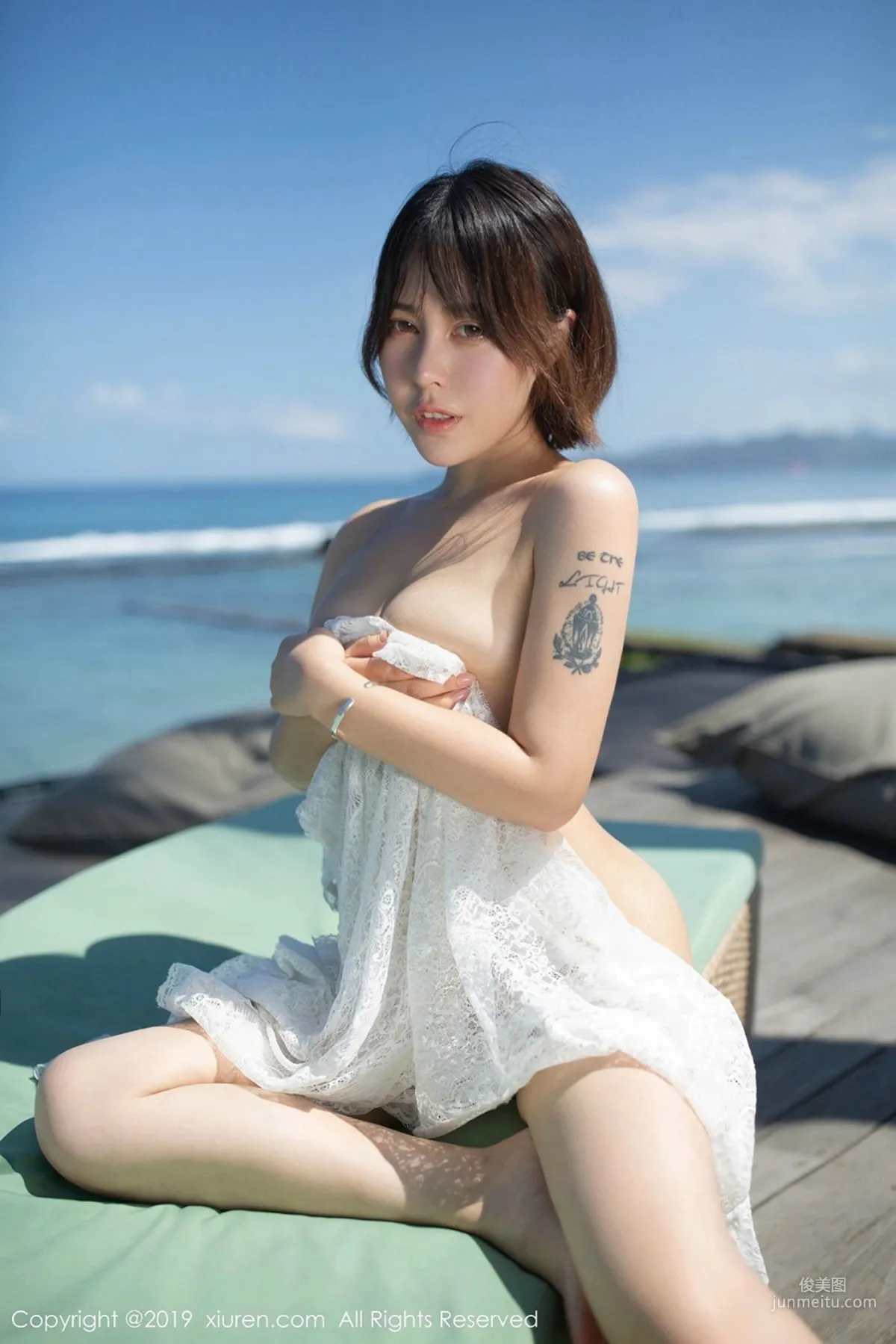 Evelyn艾莉《性感激凸内衣与真空婚纱诱惑系列》 [秀人XIUREN] No.1612 写真集3