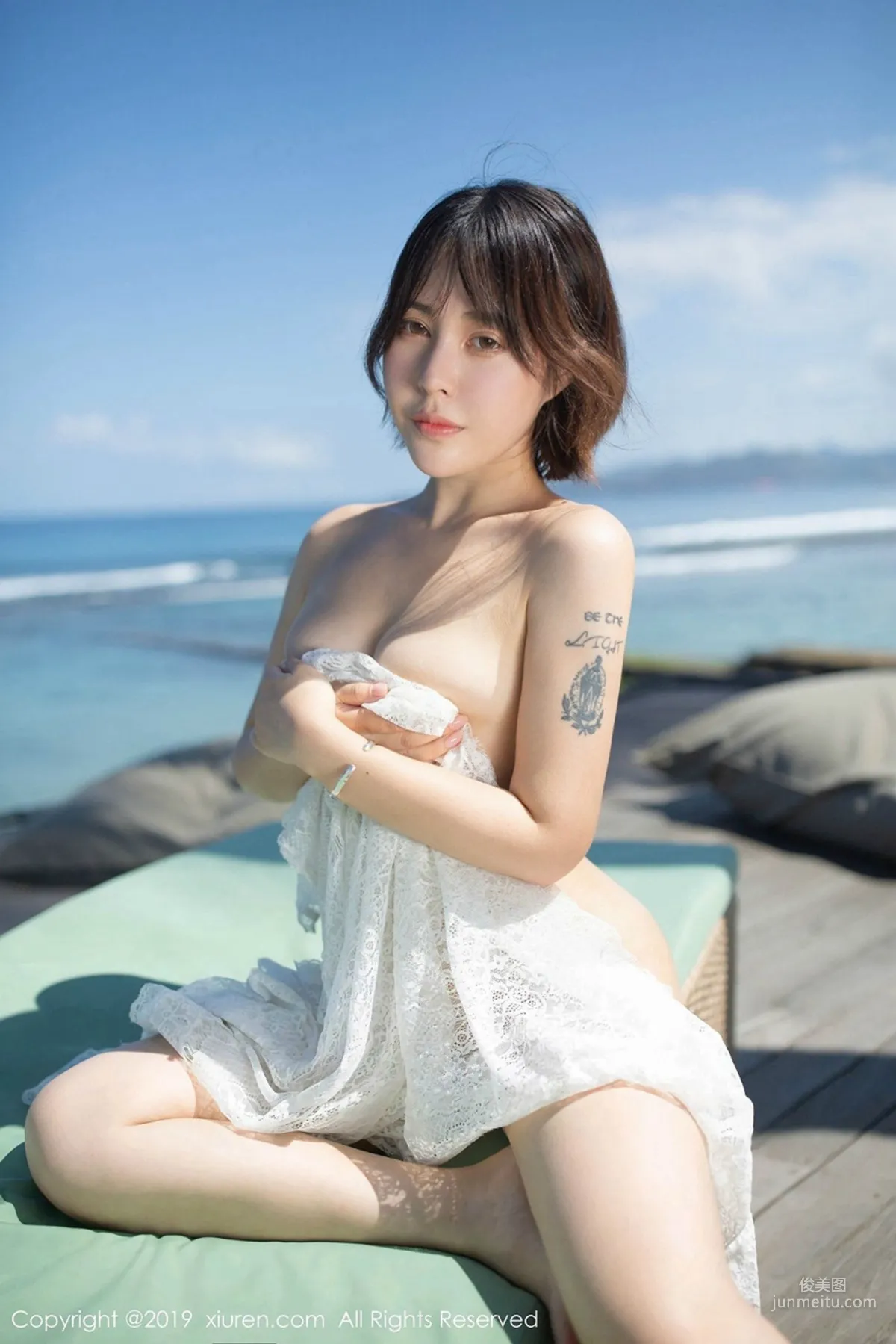 Evelyn艾莉《性感激凸内衣与真空婚纱诱惑系列》 [秀人XIUREN] No.1612 写真集4