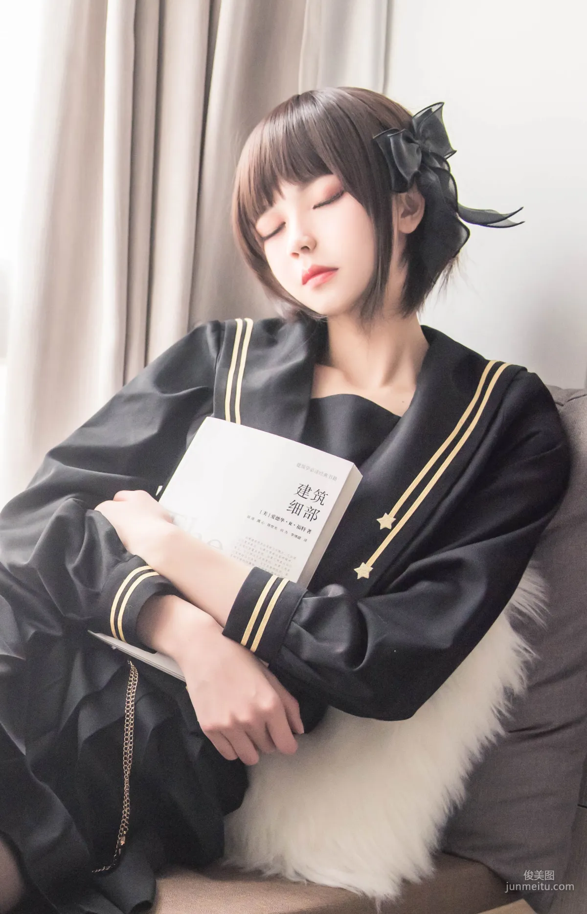 你的负卿《窗台制服》 [COSPLAY福利] 写真集16