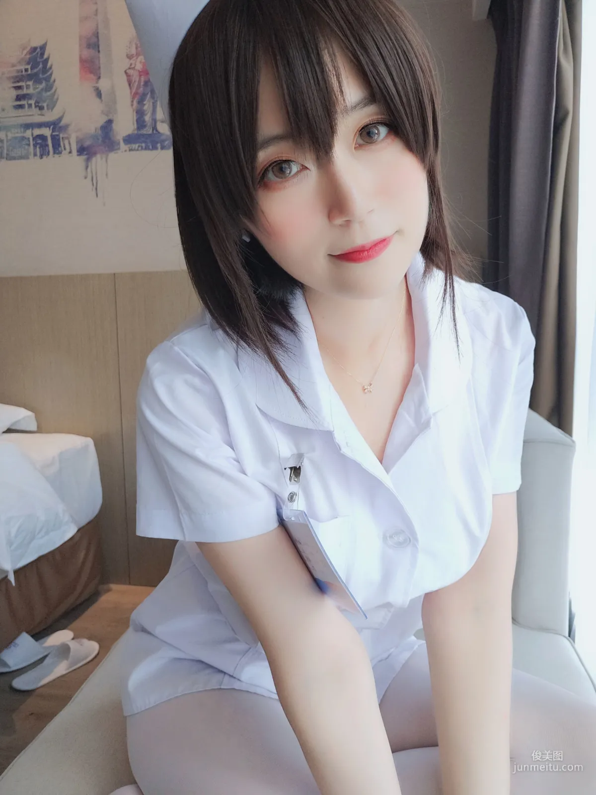 白银81《短发小护士》 [COSPLAY少女] 写真集25