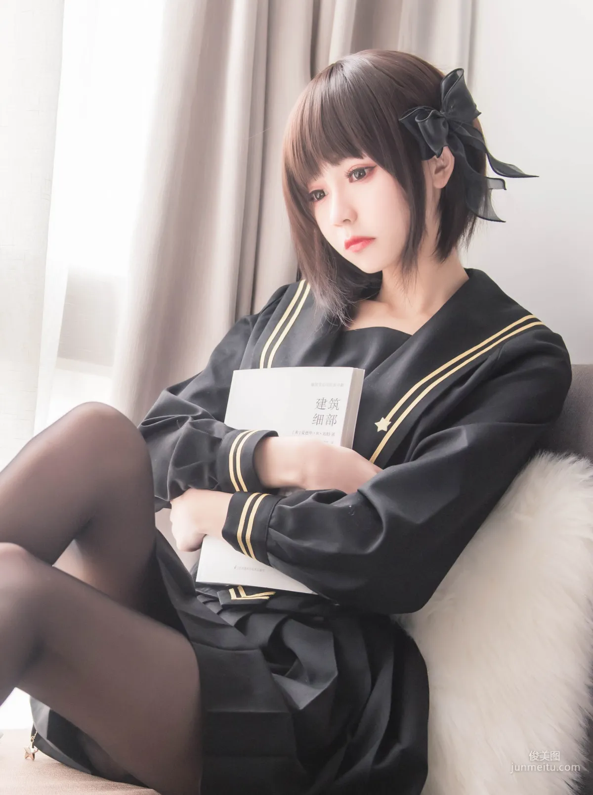 你的负卿《窗台制服》 [COSPLAY福利] 写真集3