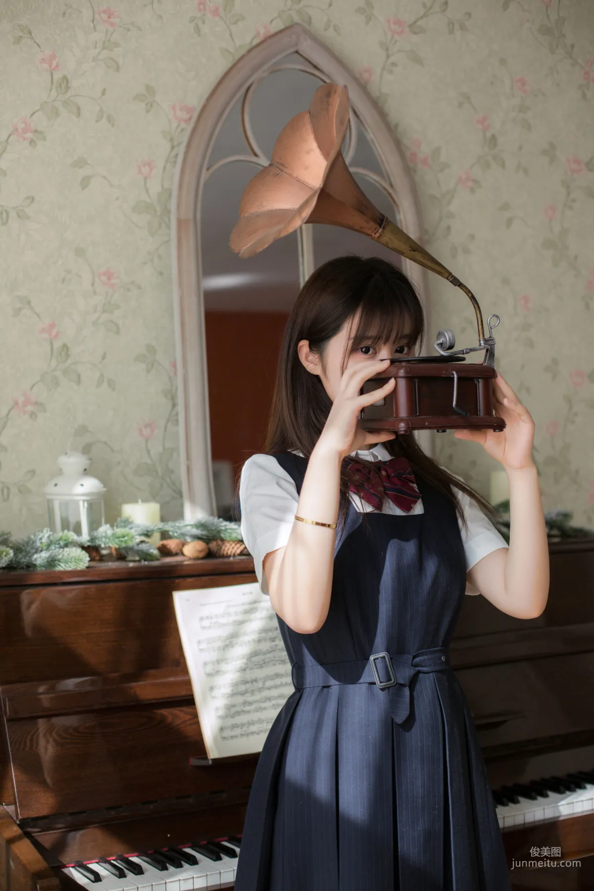 微博福利姬镜酱《不知梦 制服》 [COSPLAY美女] 写真集30