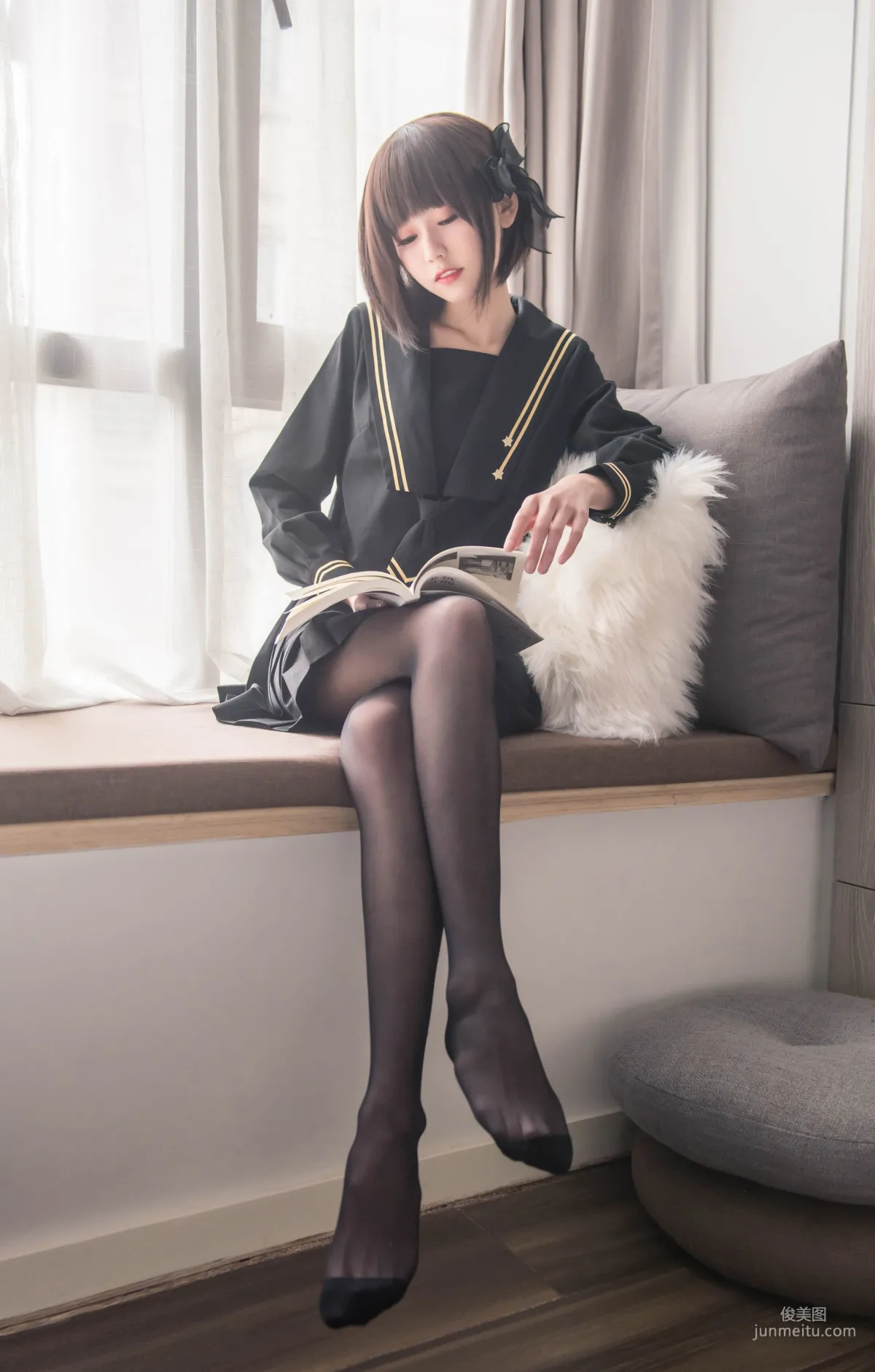 你的负卿《窗台制服》 [COSPLAY福利] 写真集8