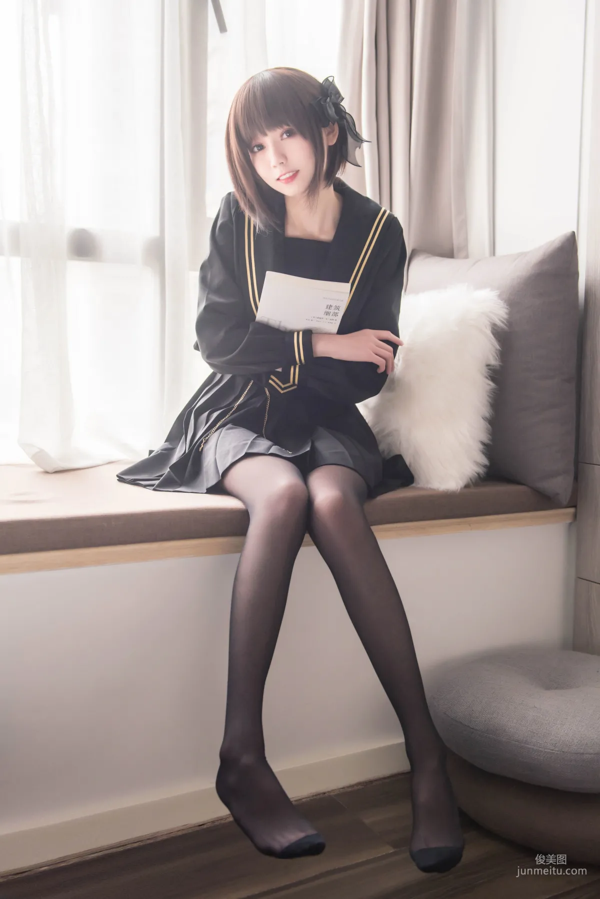 你的负卿《窗台制服》 [COSPLAY福利] 写真集7