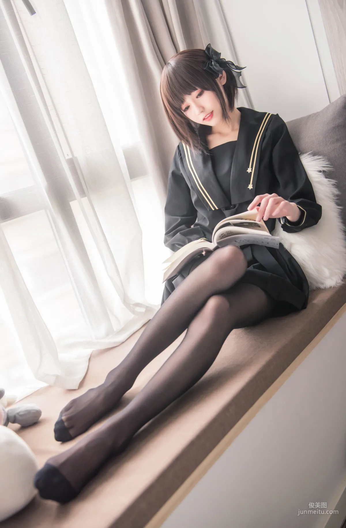 你的负卿《窗台制服》 [COSPLAY福利] 写真集4