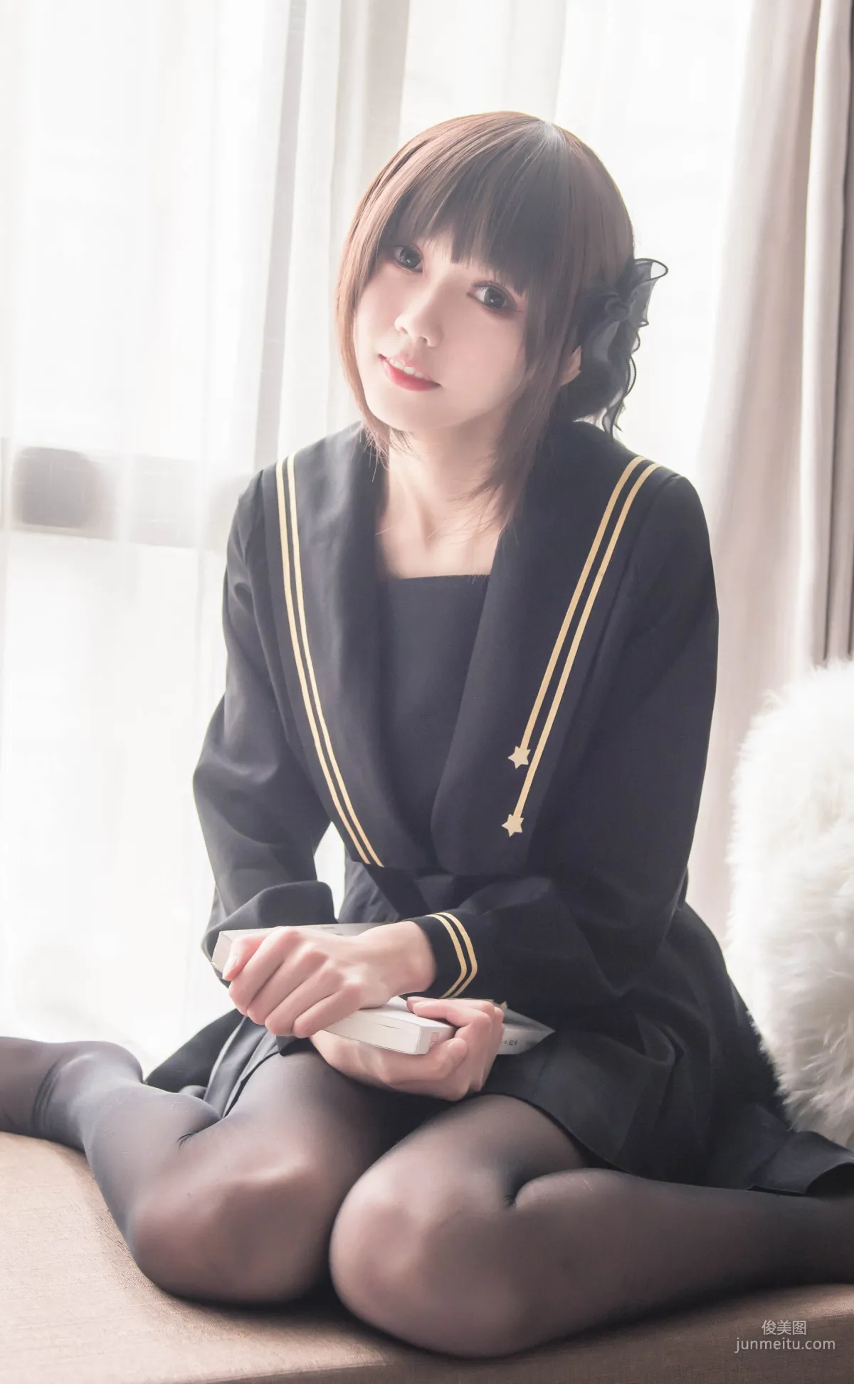 你的负卿《窗台制服》 [COSPLAY福利] 写真集10