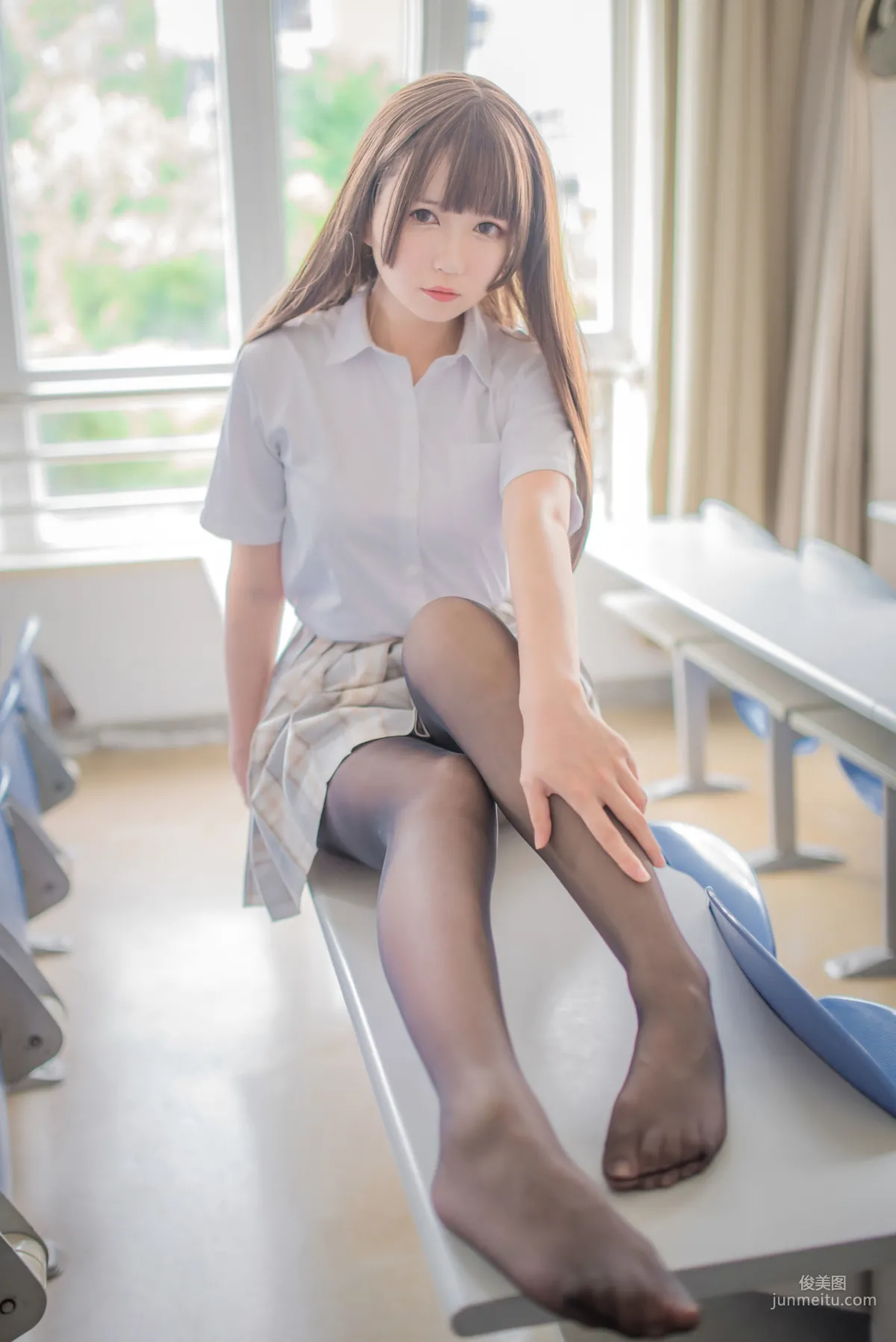 白金Saki《制服黑丝》 [COSPLAY福利] 写真集18