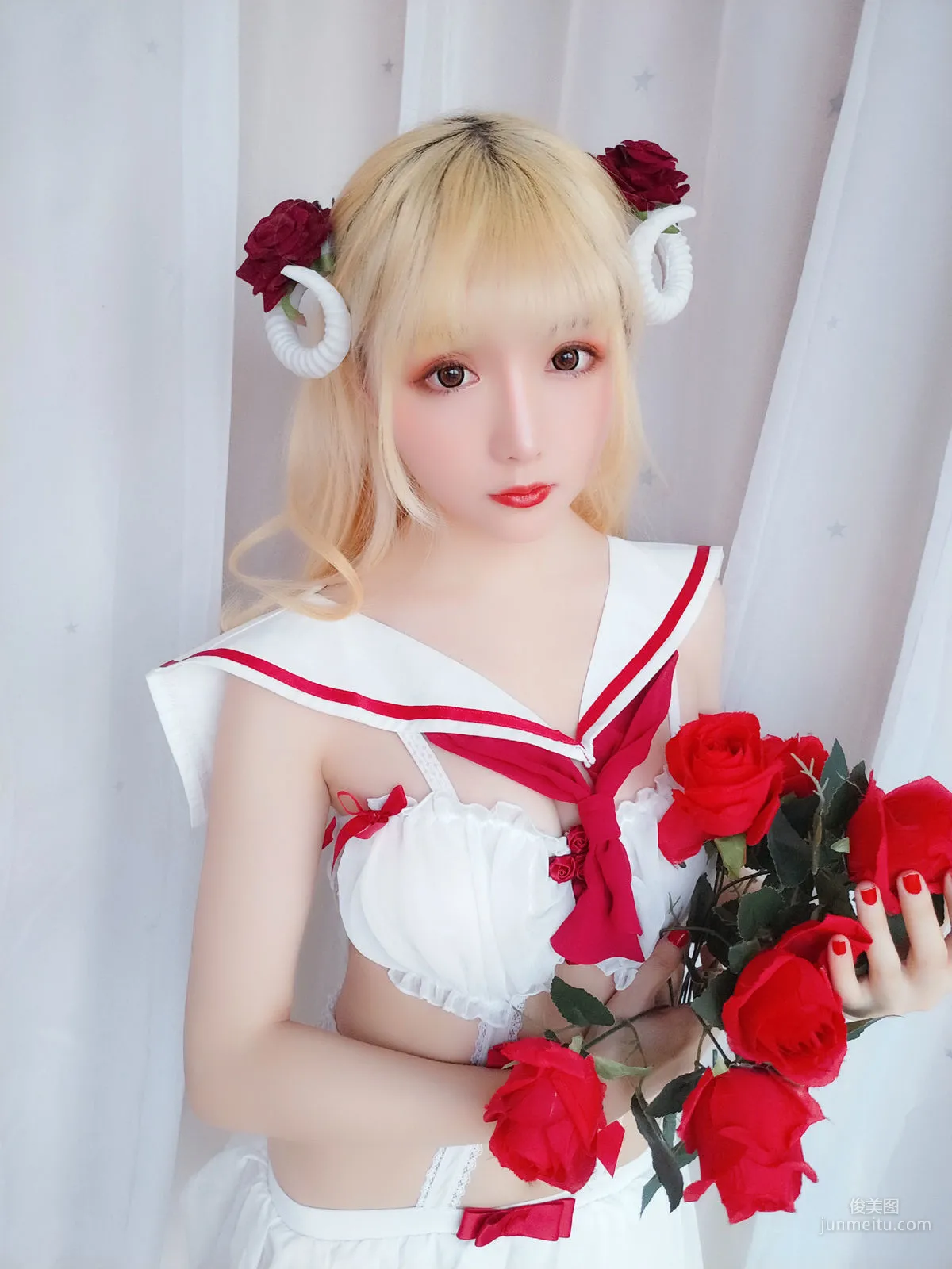 星之迟迟 《玫瑰月光包》 [福利COSPLAY] 写真集65