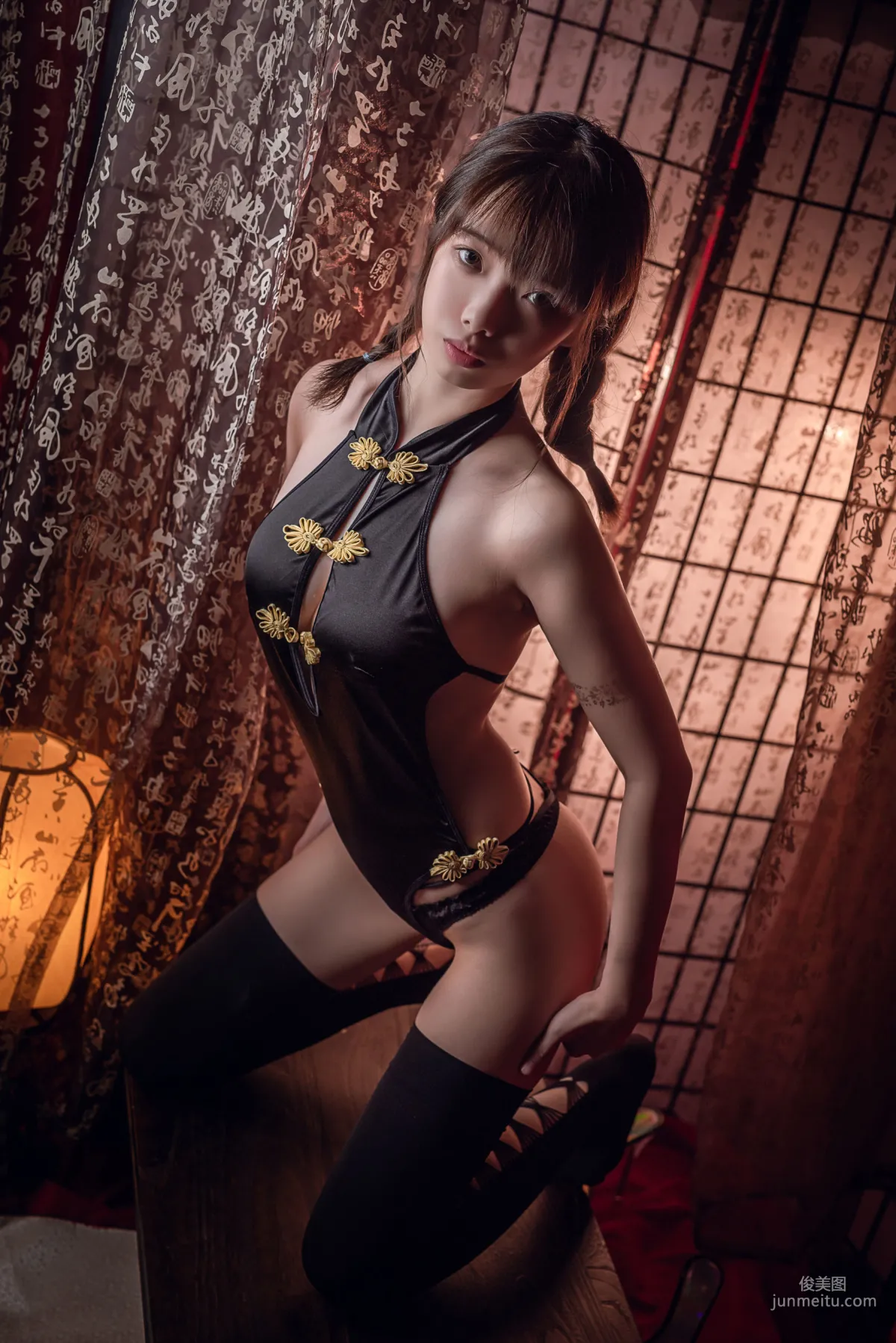 雯妹《黑丝肚兜》 [COSPLAY福利] 写真集11