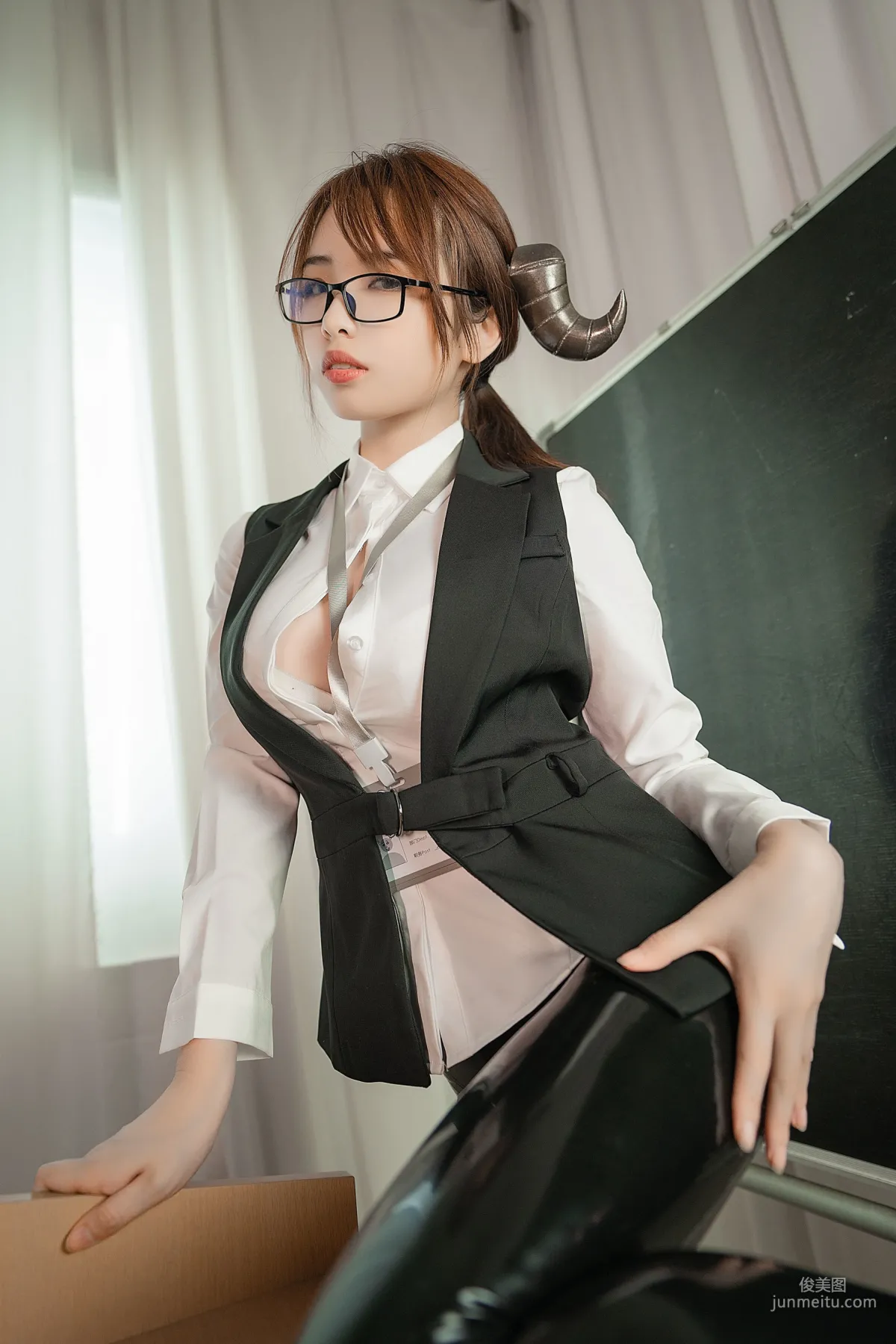 雯妹不讲道理《魅魔 office devil》 [COSPLAY福利] 写真集25