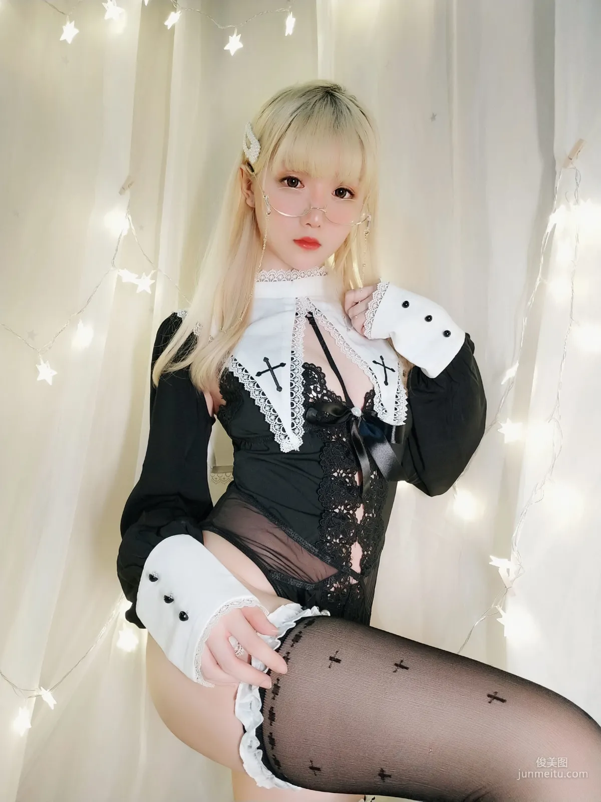 星之迟迟《圣光修女包》 [福利COSPLAY] 写真集14