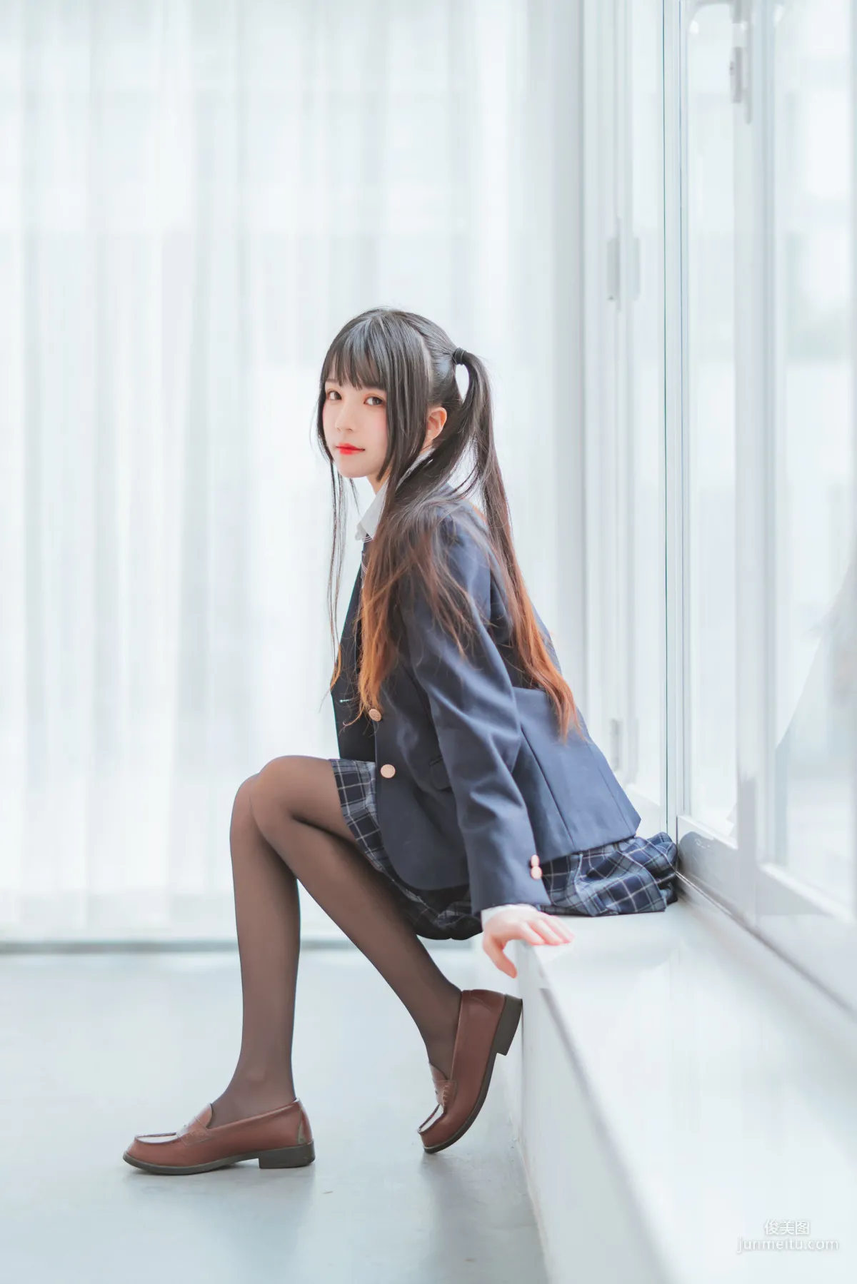 桜桃喵《冬季制服丝秀》 [COSPLAY美女] 写真集17