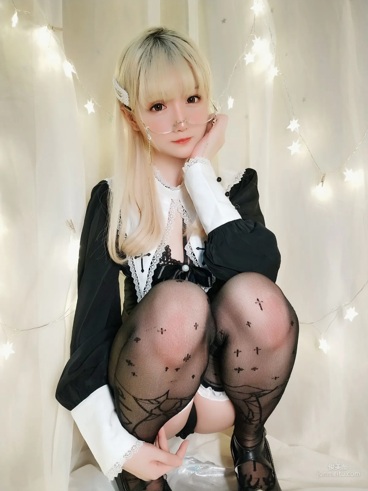 星之迟迟《圣光修女包》 [福利COSPLAY] 写真集27