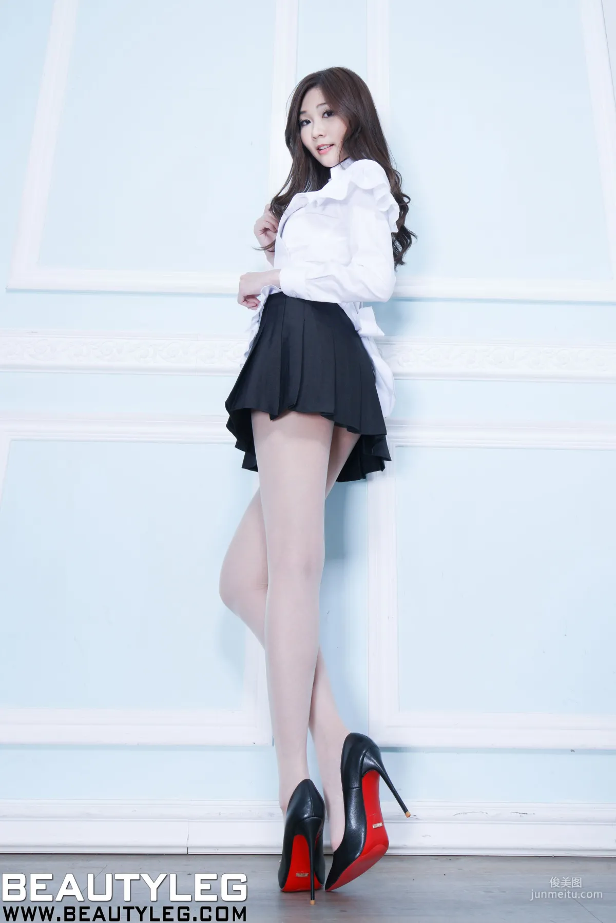 腿模Chu《4组制服美腿》 [Beautyleg] No.1845 写真集51