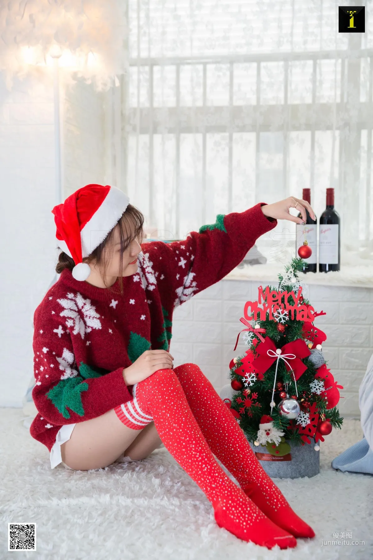 婉萍 《红酒与圣诞节》 [异思趣向IESS] 丝袜美腿写真集5