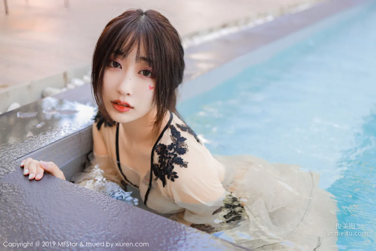 Betty林子欣《泳池出浴美人系列》 [模范学院MFStar] Vol.230 写真集32