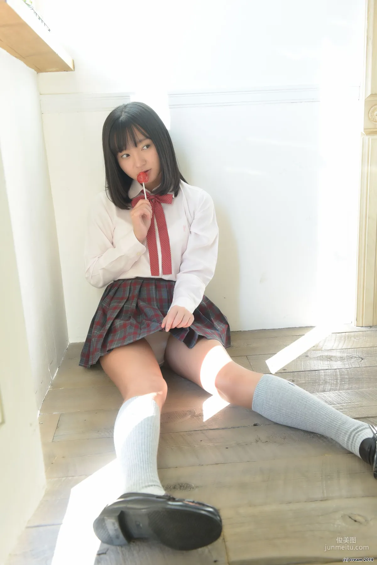 [LOVEPOP] 西永彩奈《Ayana Stripes - (Cream) - PPV》 写真集16