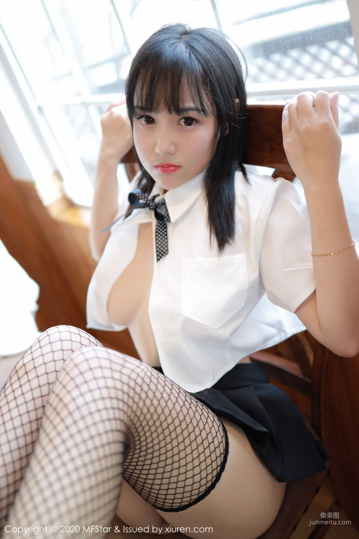 徐微微mia《性感学生制服系列》 [模范学院MFStar] Vol.255 写真集24