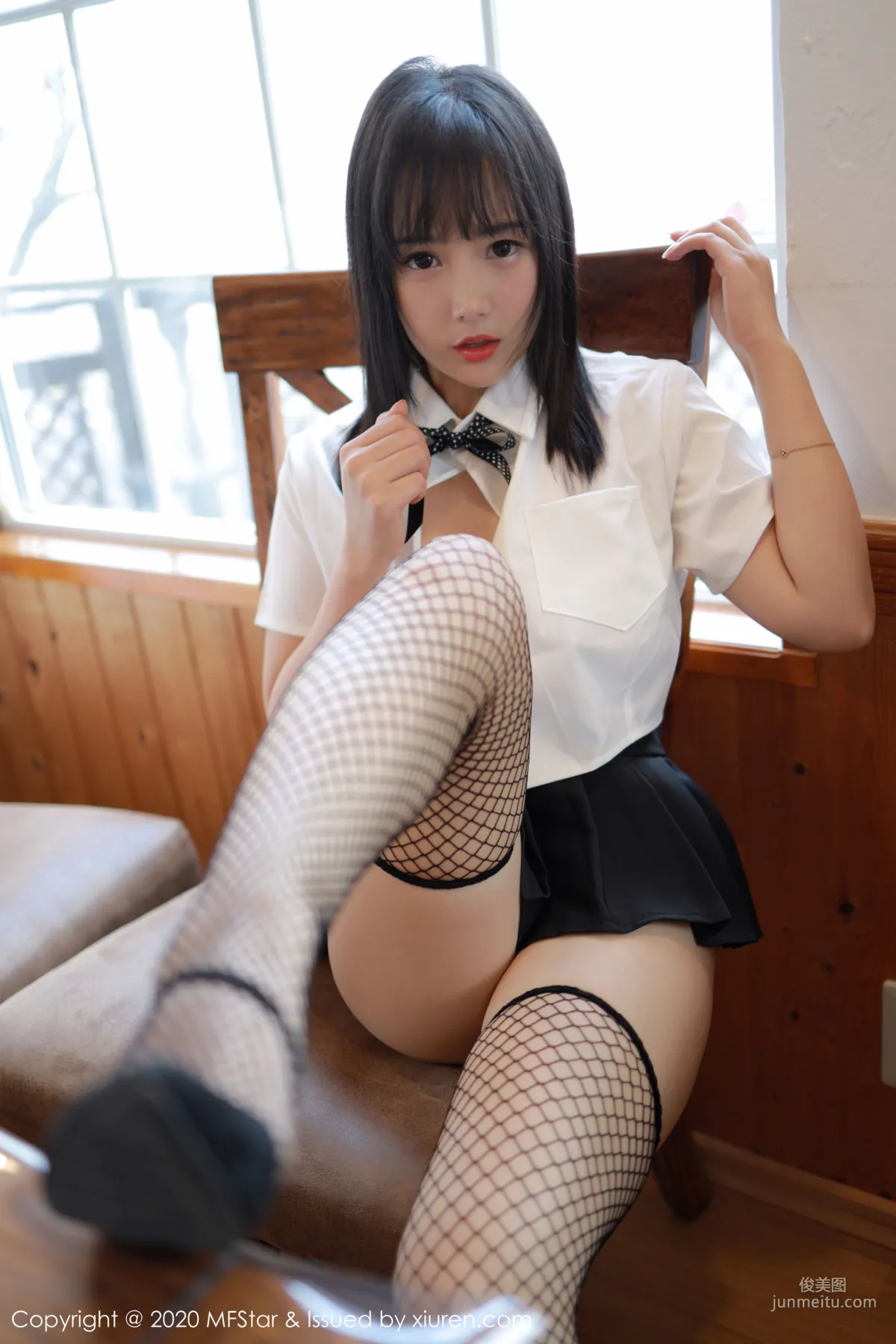 徐微微mia《性感学生制服系列》 [模范学院MFStar] Vol.255 写真集25