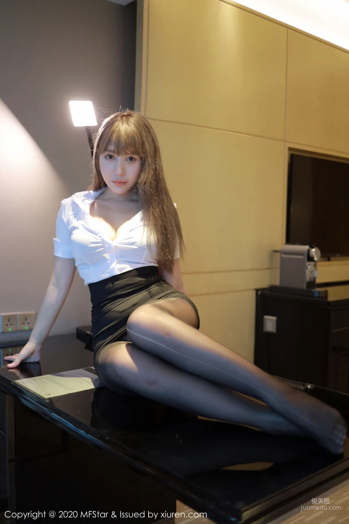 艾莉Evelyn《职场女秘书制服》 [模范学院MFStar] Vol.257 写真集52