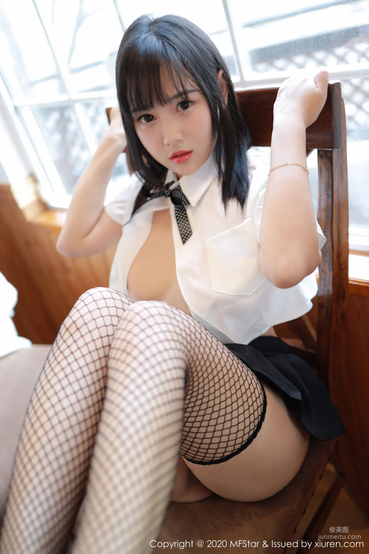 徐微微mia《性感学生制服系列》 [模范学院MFStar] Vol.255 写真集22