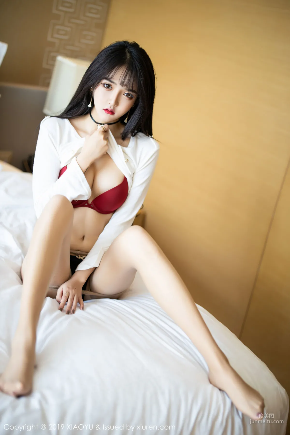 Miko酱吖《性感牛仔裤+衬衫丝袜》 [语画界XIAOYU] Vol.212 写真集87