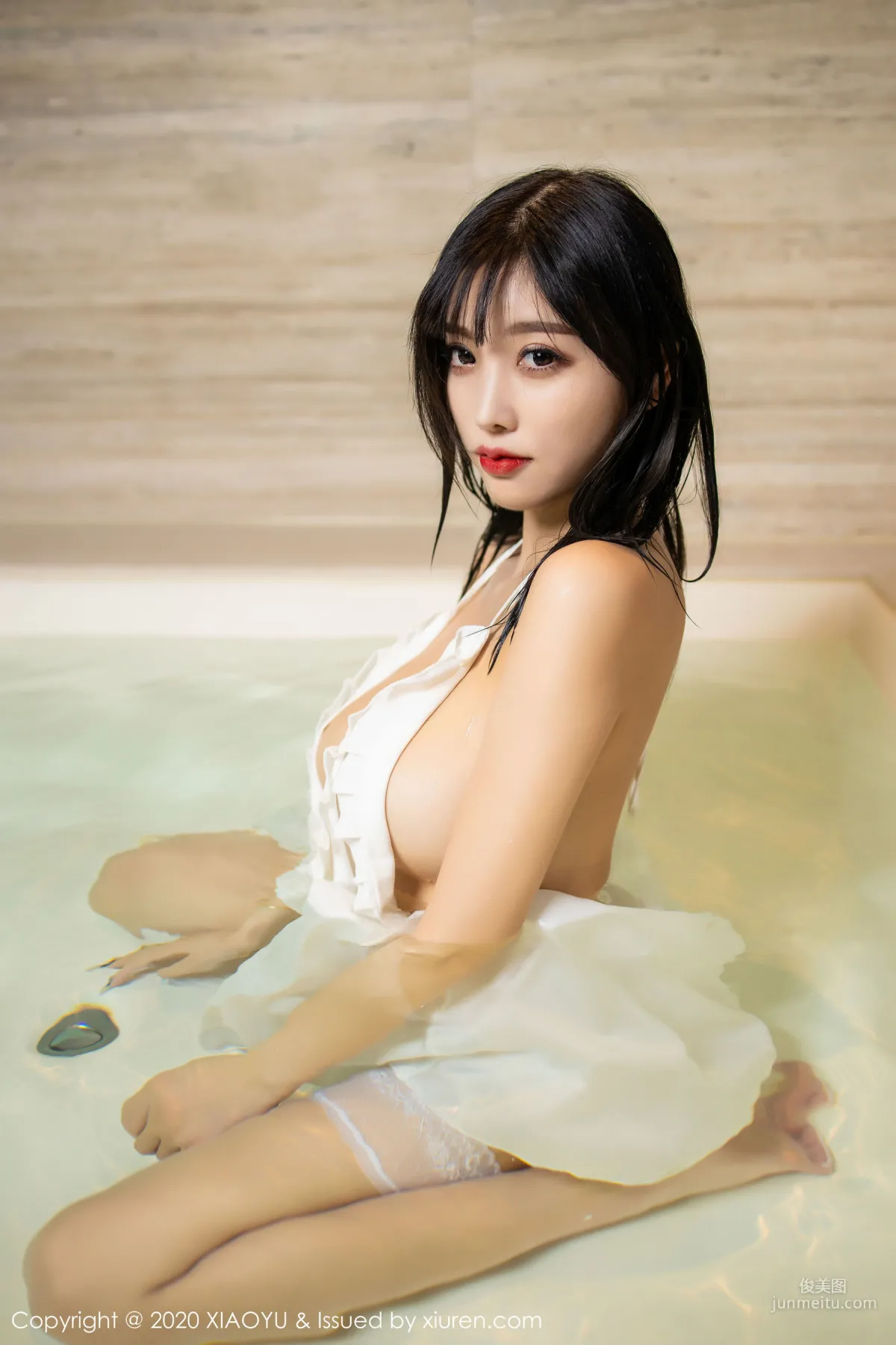 杨晨晨sugar《性感吊裙湿身系列》 [语画界XIAOYU] Vol.234 写真集32