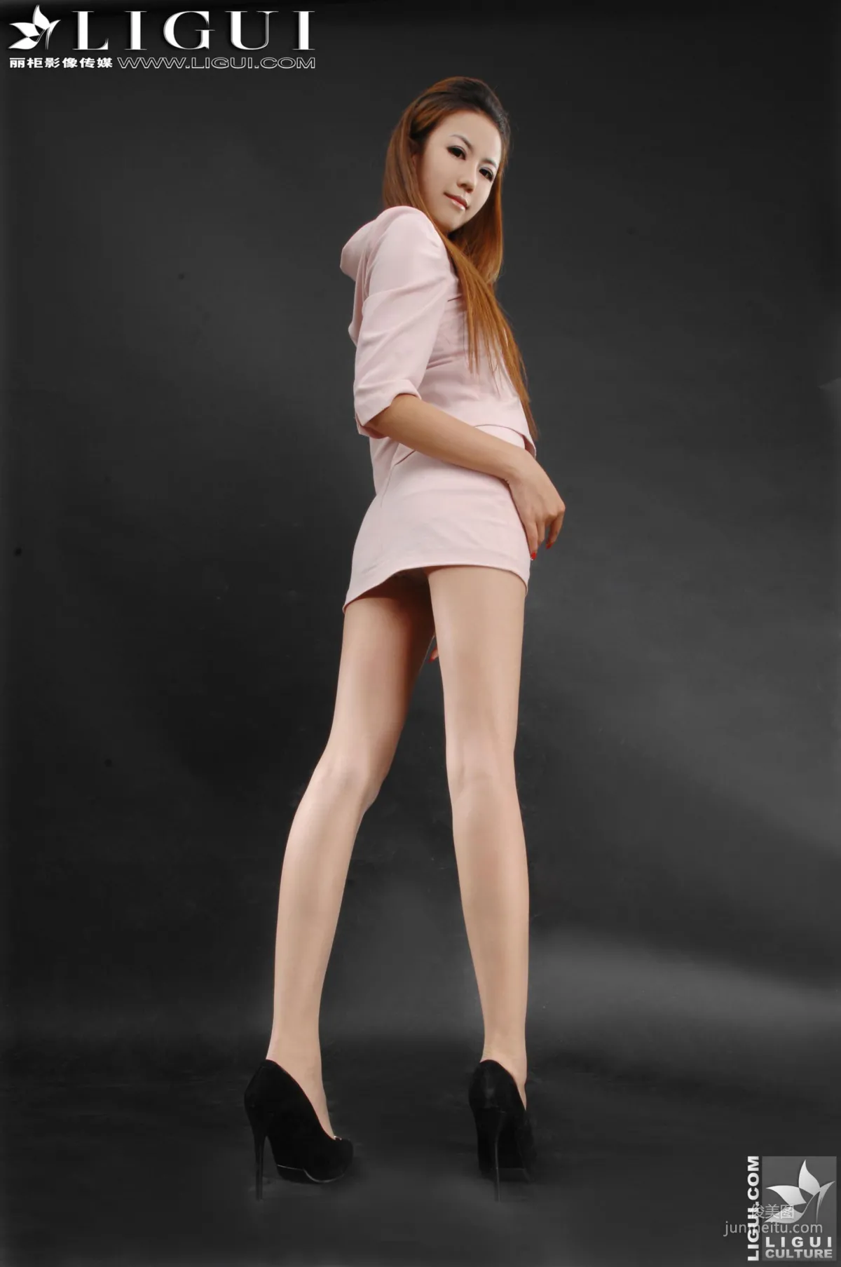 Model 可馨《粉色丽人丝足》上下合集 [丽柜LiGui] 美腿玉足写真图片8