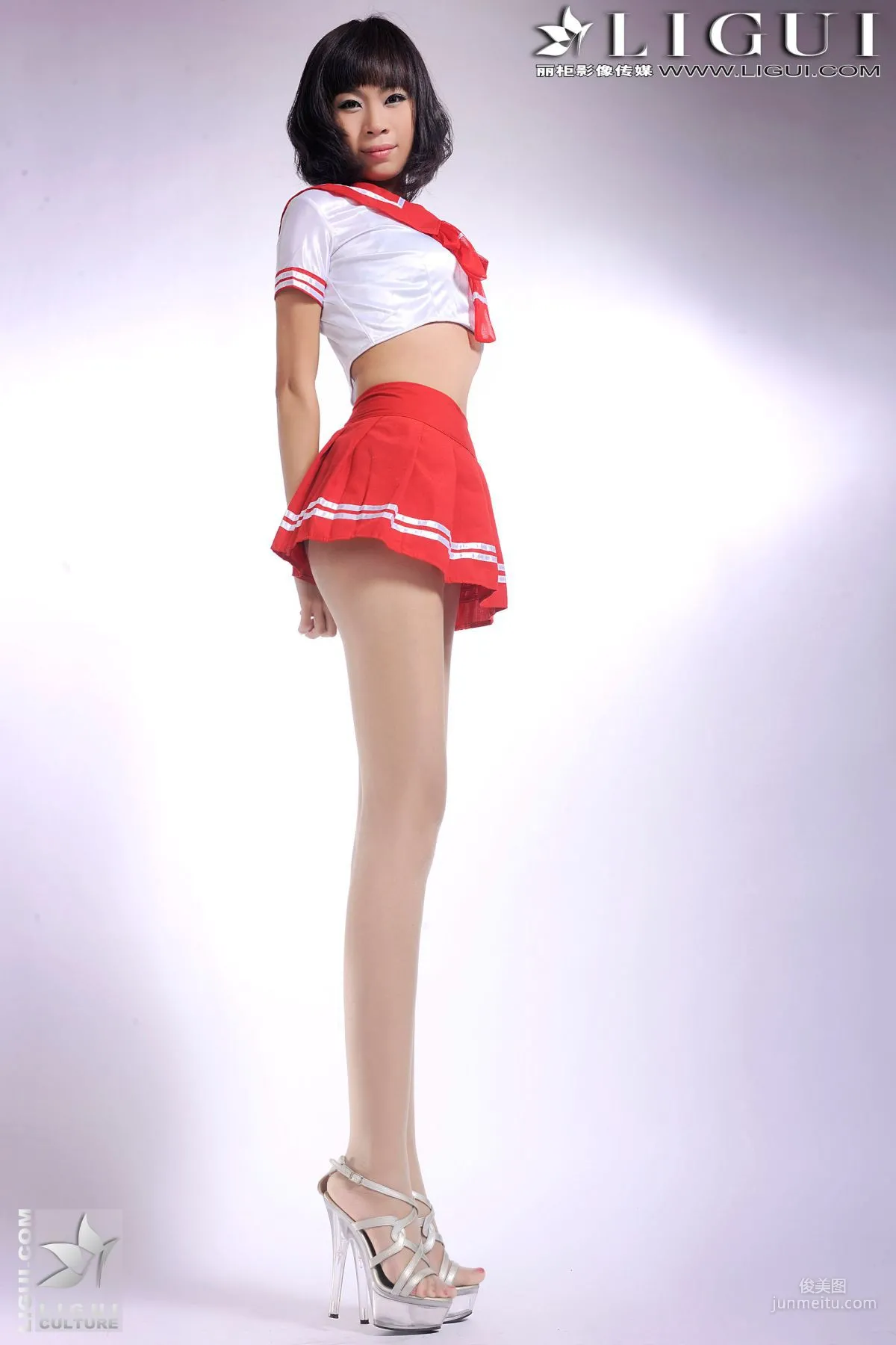 Model 田甜《红色水手服》 上下合集 [丽柜LiGui] 美腿玉足写真图片1