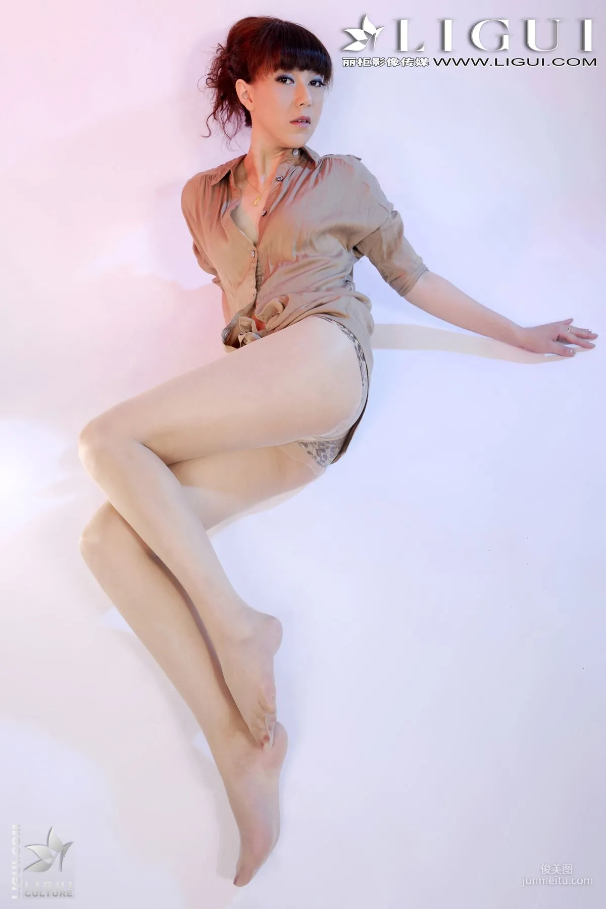 Model Cherry《性感肉丝的诱惑》 [丽柜LiGui] 美腿玉足写真图片19