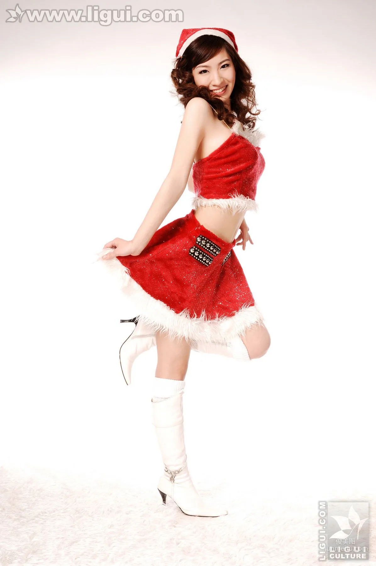 [丽柜LiGui] Model 小雪《祝大家圣诞快乐！》丝足写真图片1