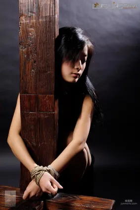 [麗櫃美束LiGui] Model Saya《十字架的繩藝捆綁》 絲足寫真圖片