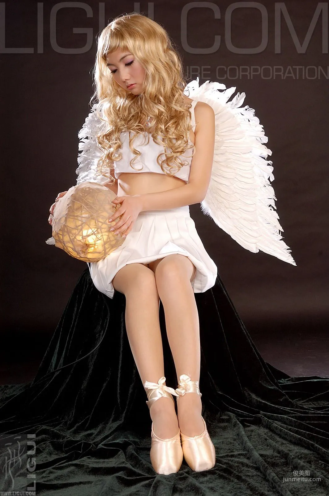 [丽柜LiGui] Model 丝丝《美丽的天使》丝足写真图片2