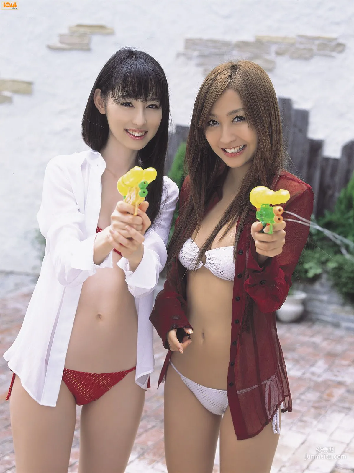 [Bomb.TV] 2007年10月刊 秋山莉奈 & 木口亜矢 写真集26