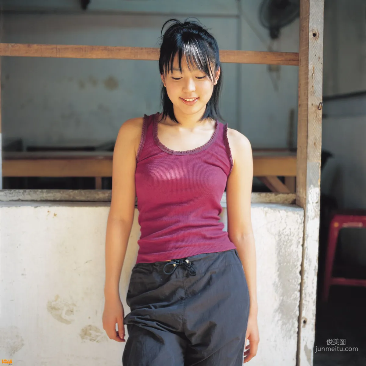 黒川芽以《Nina – Special Wallpaper》 写真集 [Bomb.TV] 2004年12月刊 7