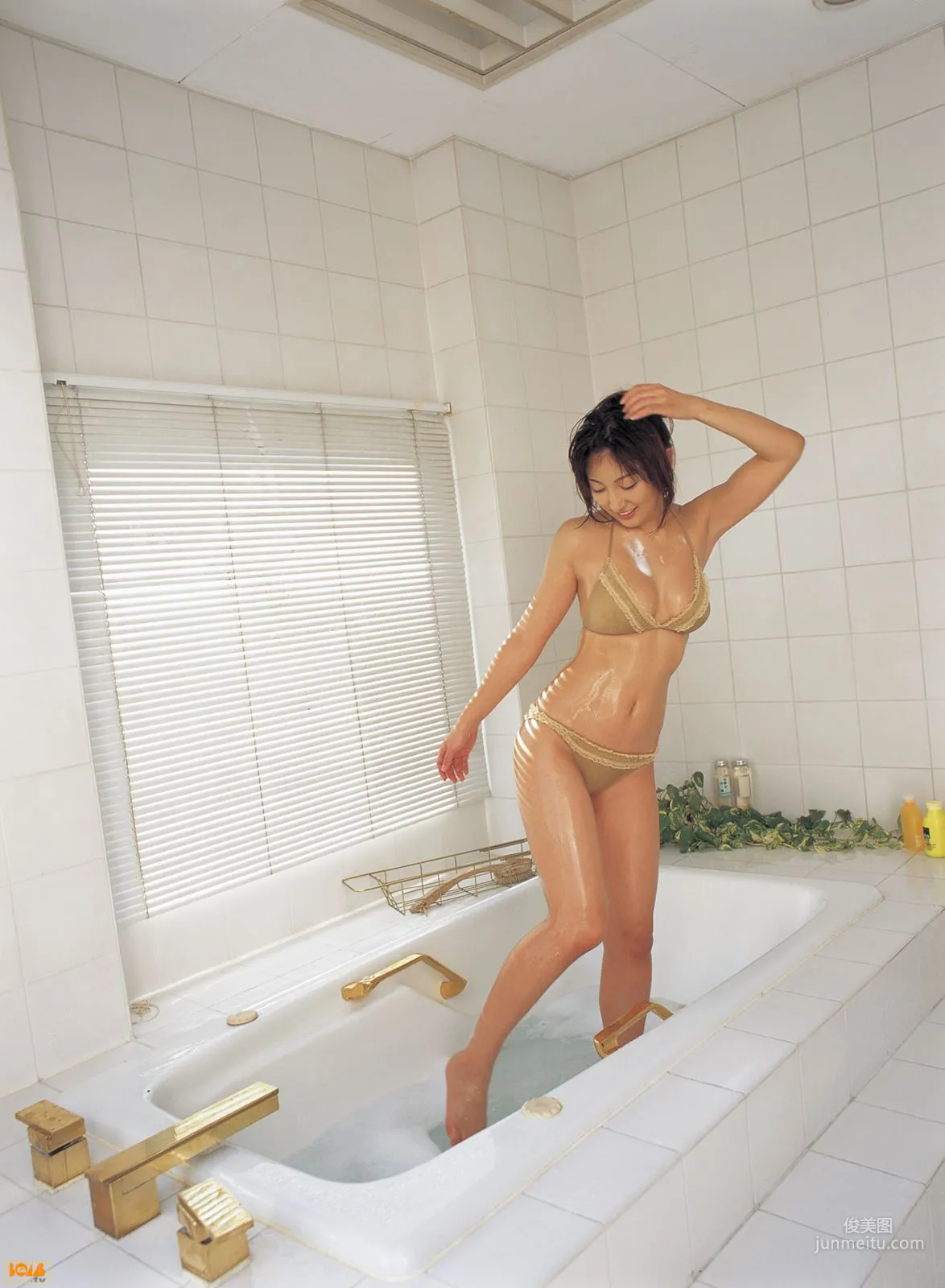 [Bomb.TV] 2005年02月刊 Yoko Kumada 熊田曜子 写真集30