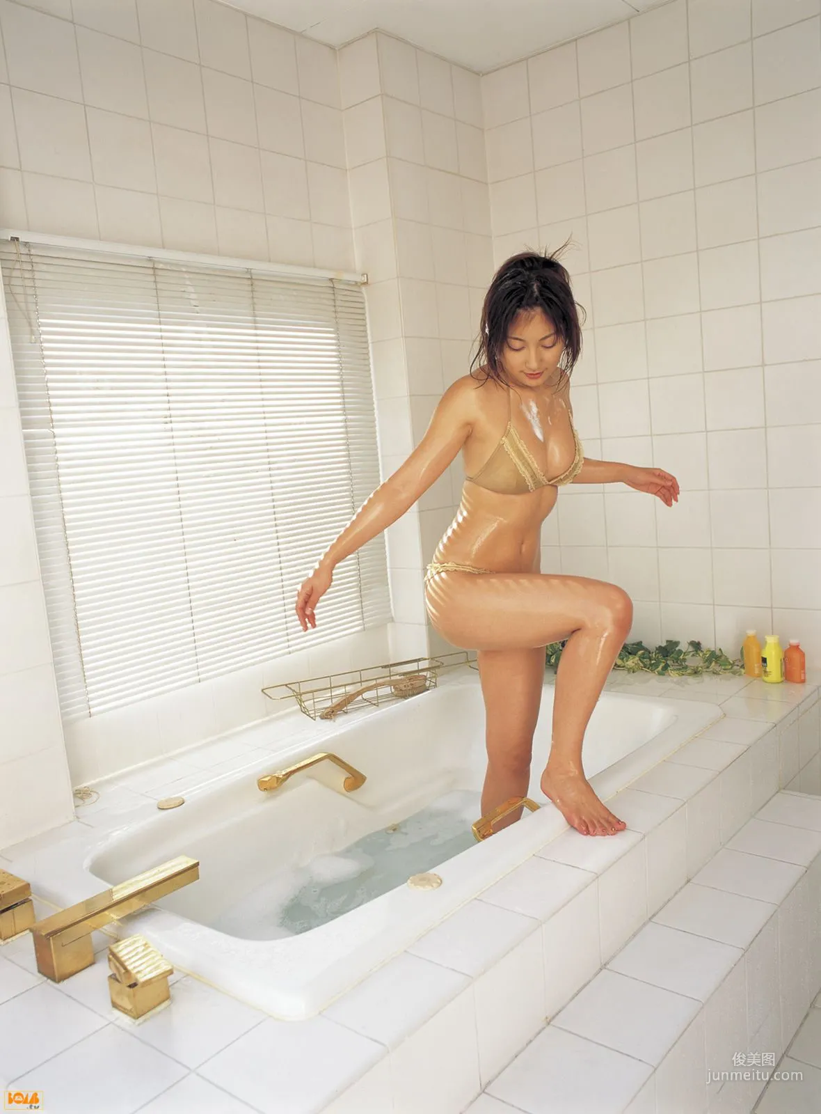 [Bomb.TV] 2005年02月刊 Yoko Kumada 熊田曜子 写真集31