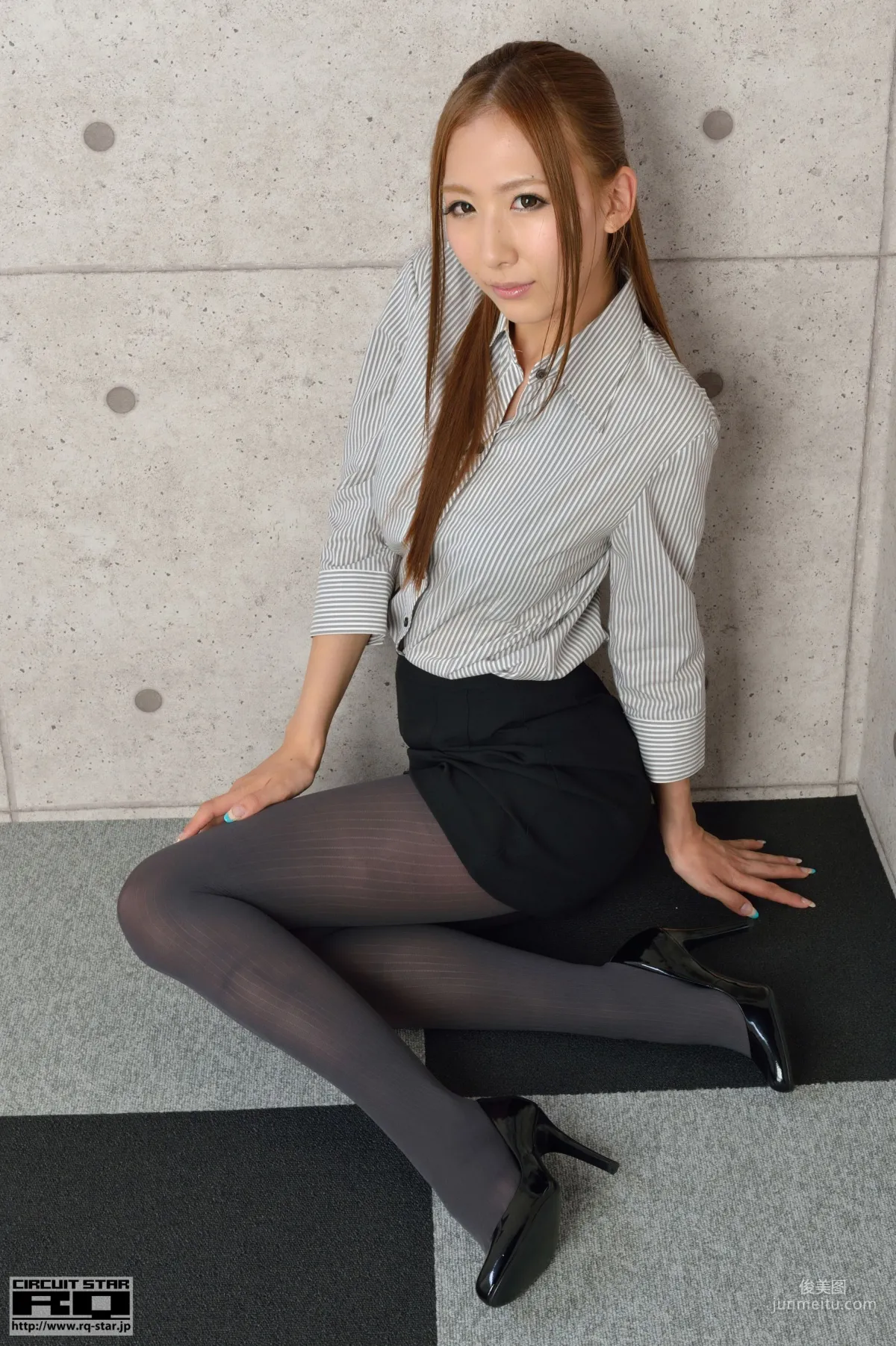 [RQ-STAR] NO.00991 Yui Iwasaki 岩崎由衣 Office Lady 黑丝OL美腿 写真集88