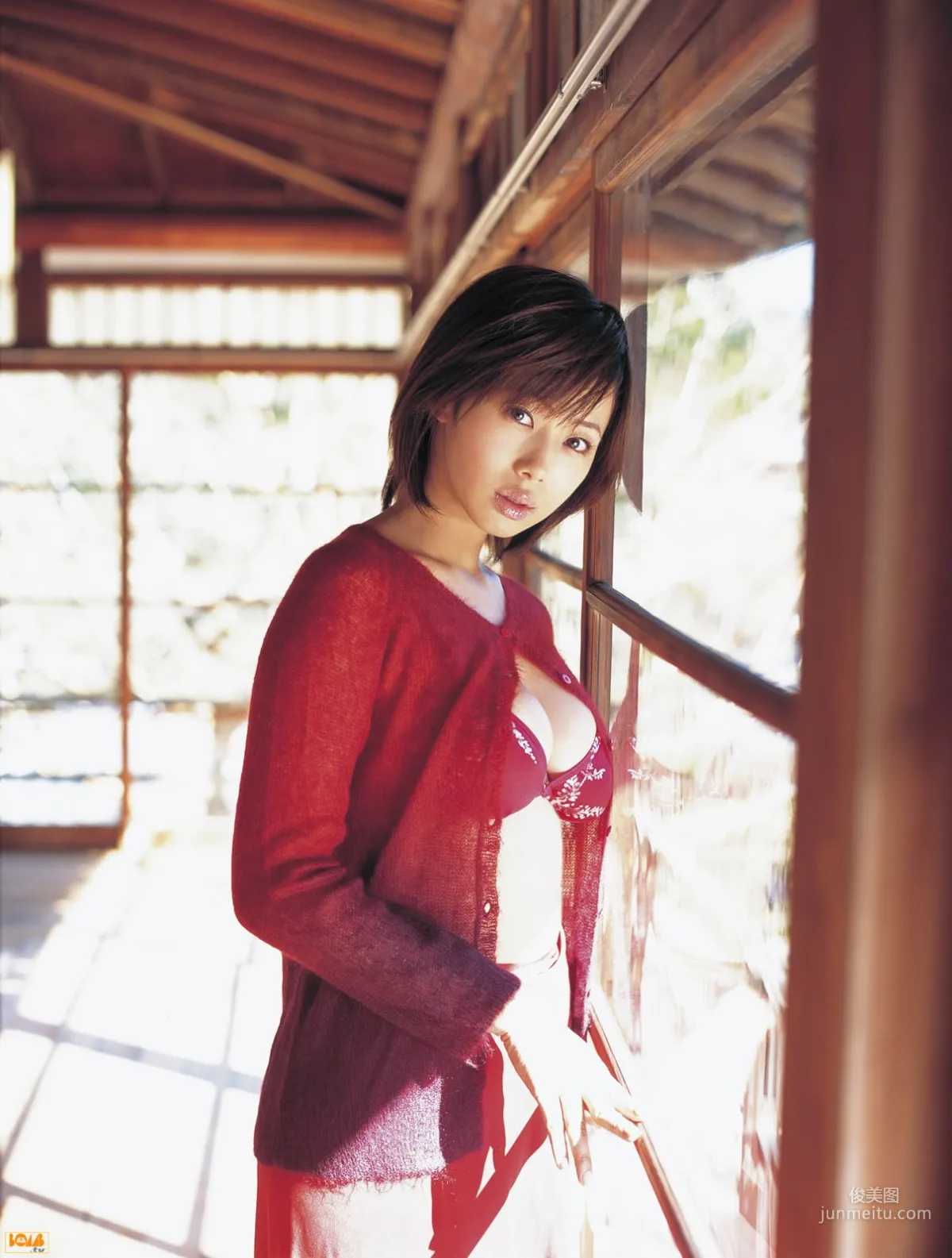 [Bomb.TV] 2005年04月刊 Waka Inoue 井上和香 写真集44