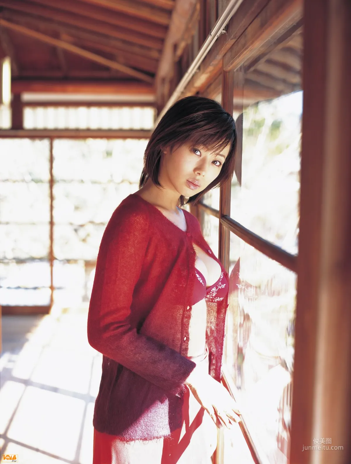 [Bomb.TV] 2005年04月刊 Waka Inoue 井上和香 写真集45