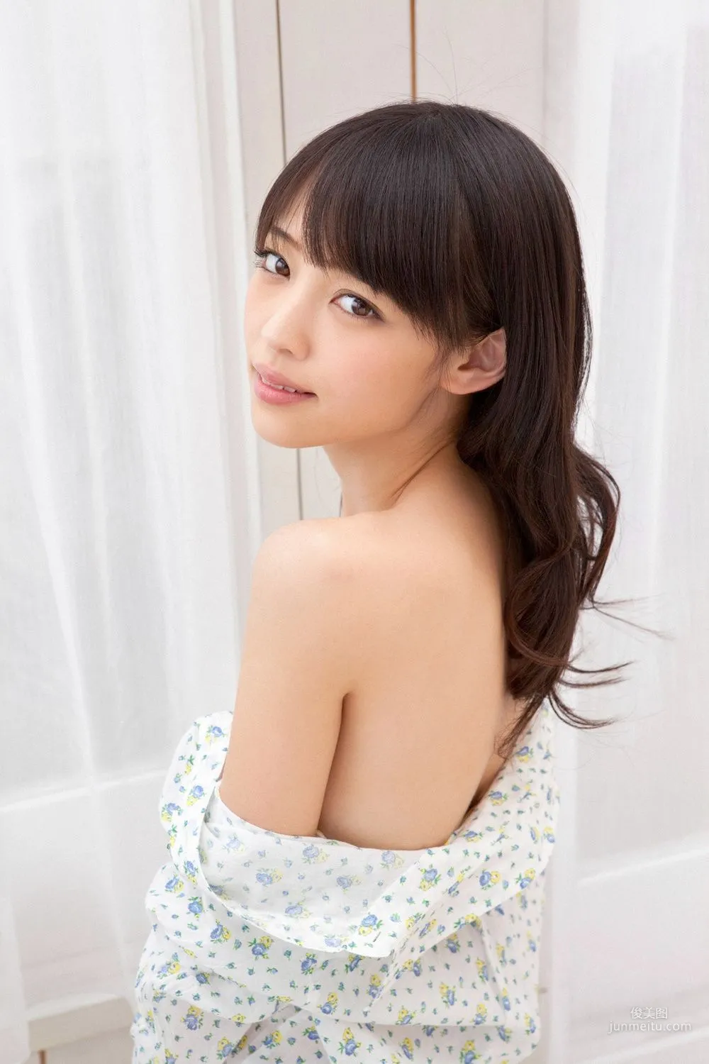 安藤遥《禁断のしなやかBODY》写真集 [YS Web] Vol.47726