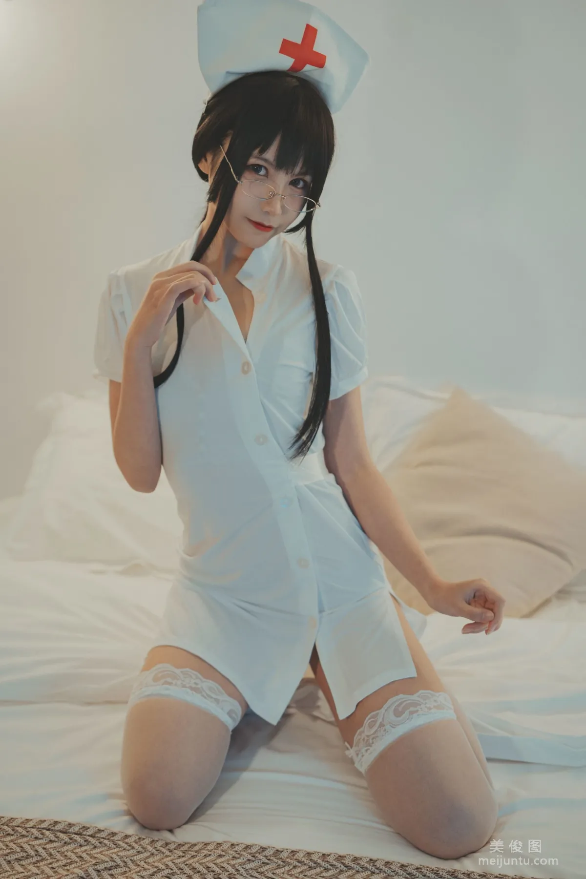 COSER美女逐月su 《小护士》 写真集22