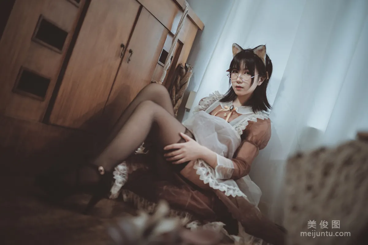 [网红Coser] 逐月su 《透明女仆》 写真集19