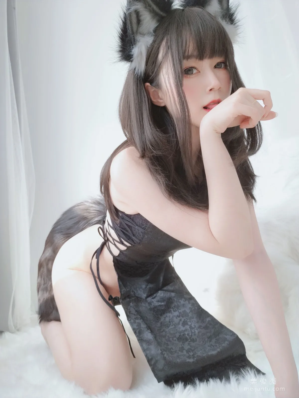 Coser模特白银81 《小黑狼》 写真集3