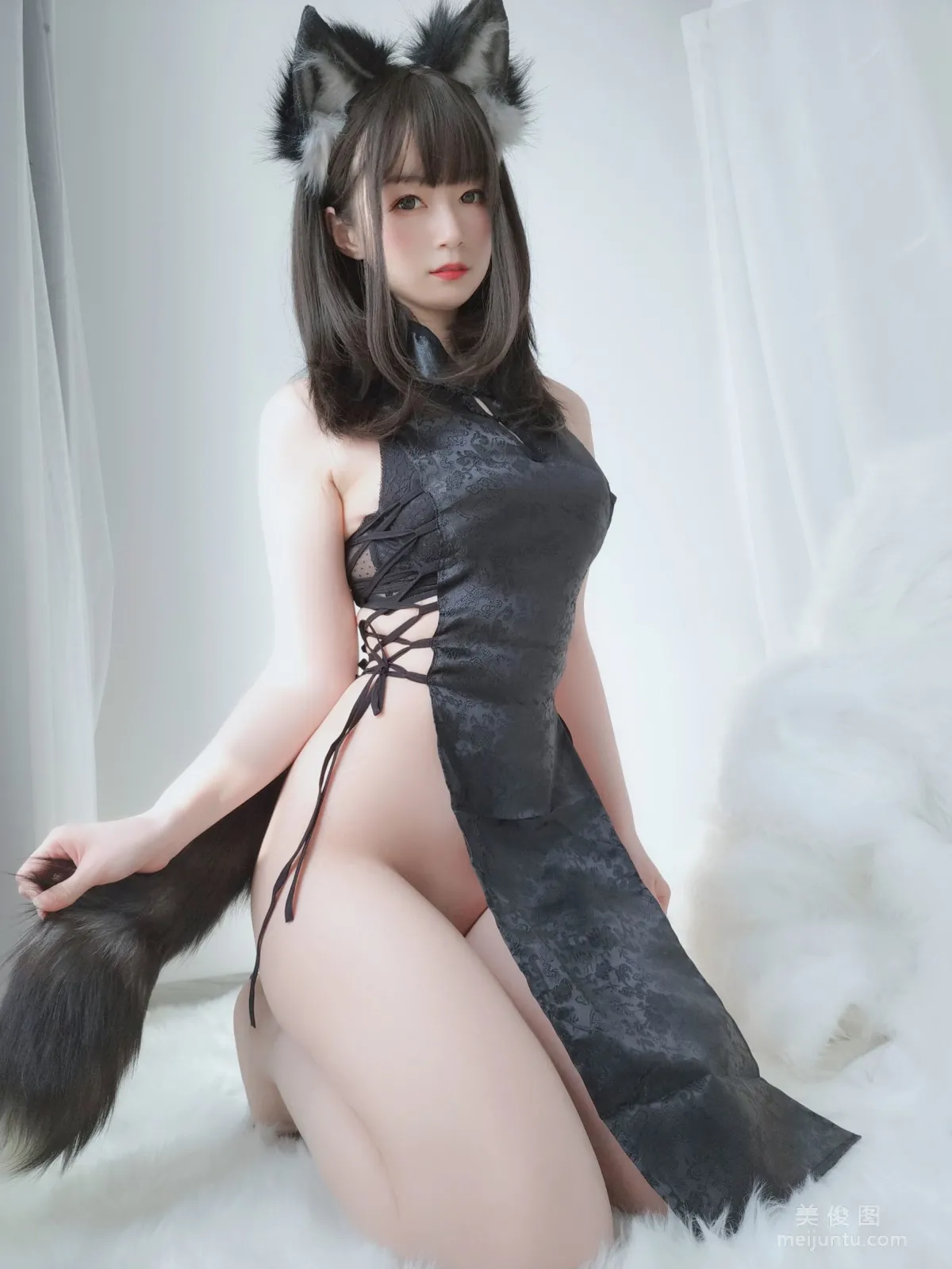 Coser模特白银81 《小黑狼》 写真集61