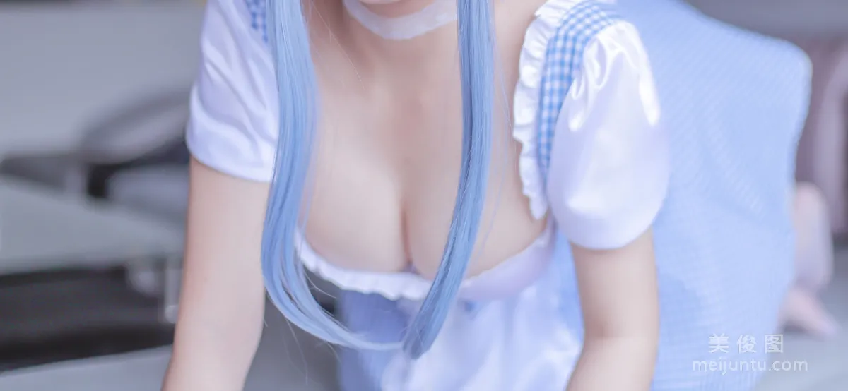 [网红Coser] 日奈娇 《蓝色女仆》 写真集29