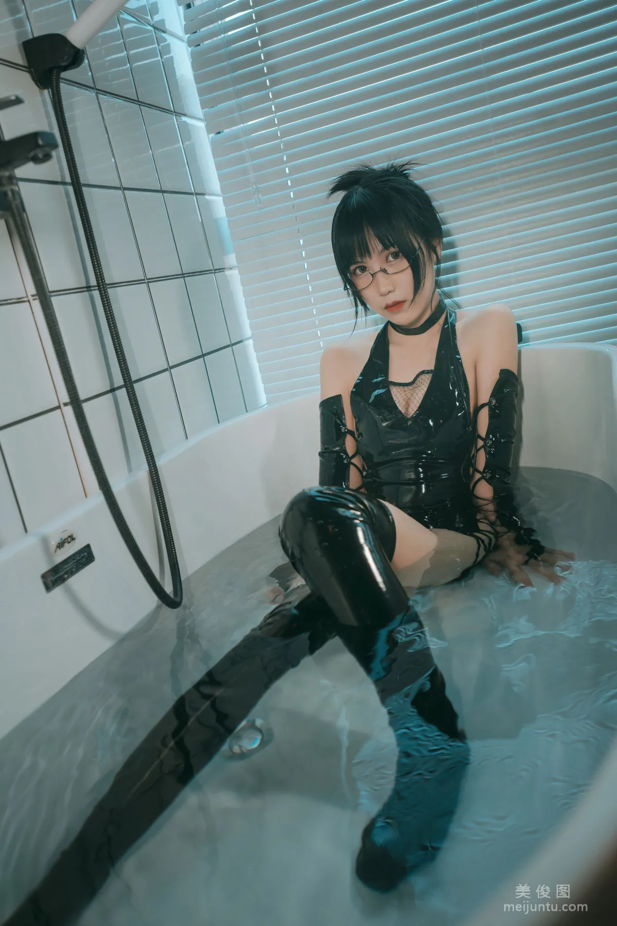 [美女Coser] 逐月su 《忍者》 写真集12