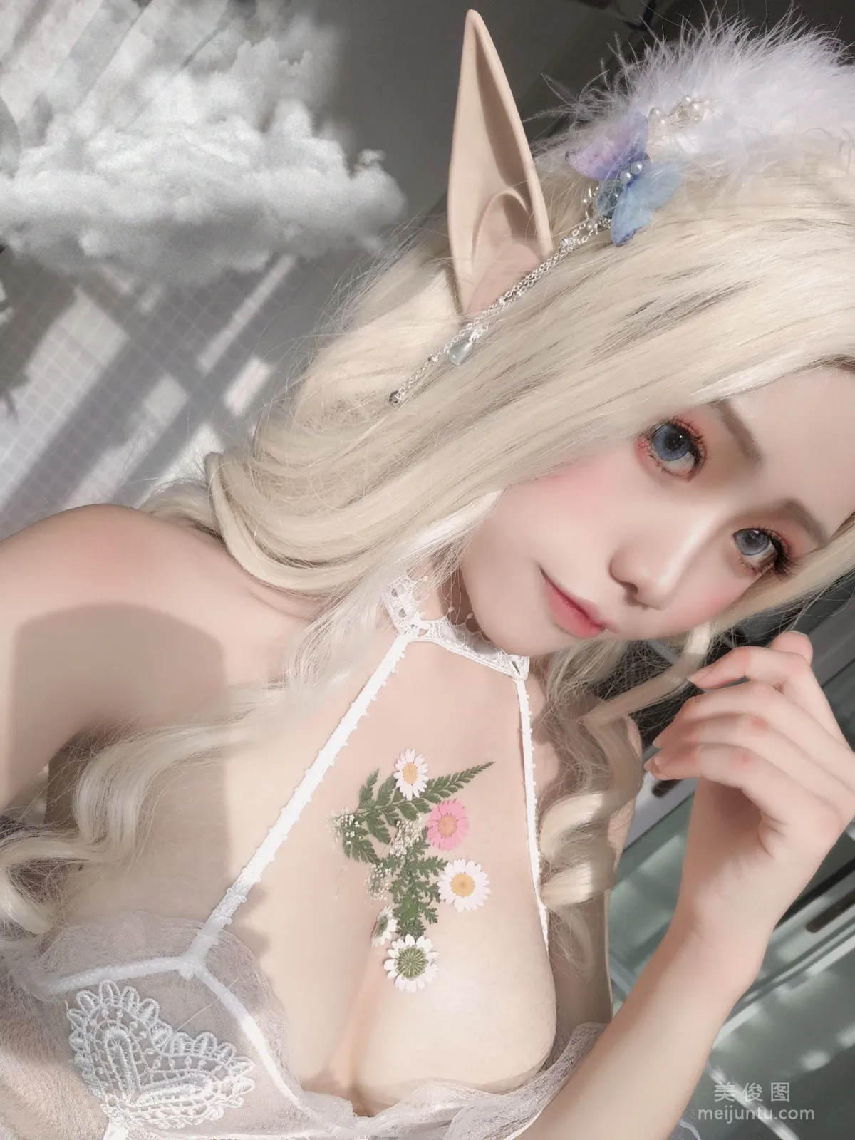 [美女Coser] 一笑芳香沁 《少女与花》 写真集4