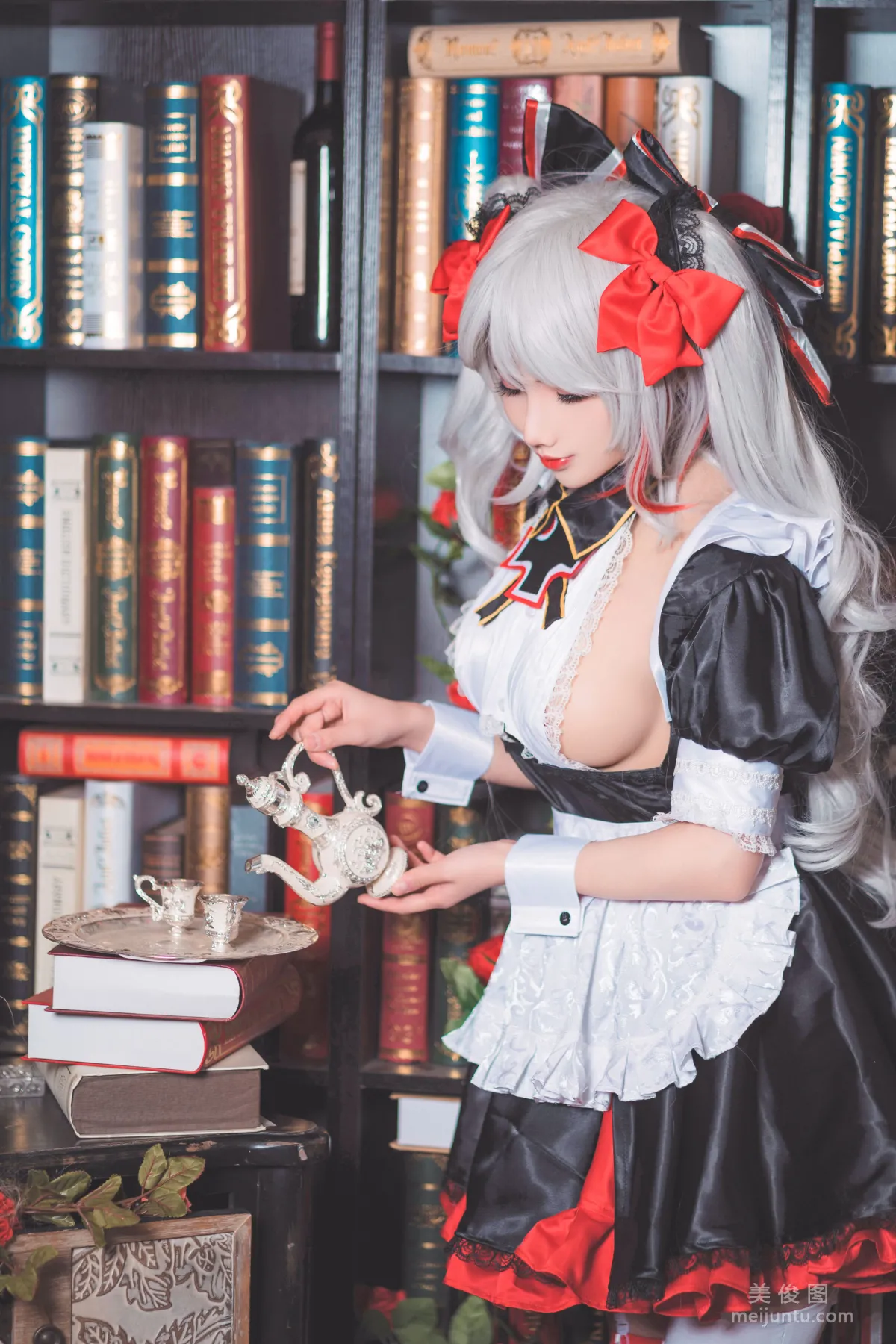 [网红Coser] rioko凉凉子 《欧根女仆》 写真集4